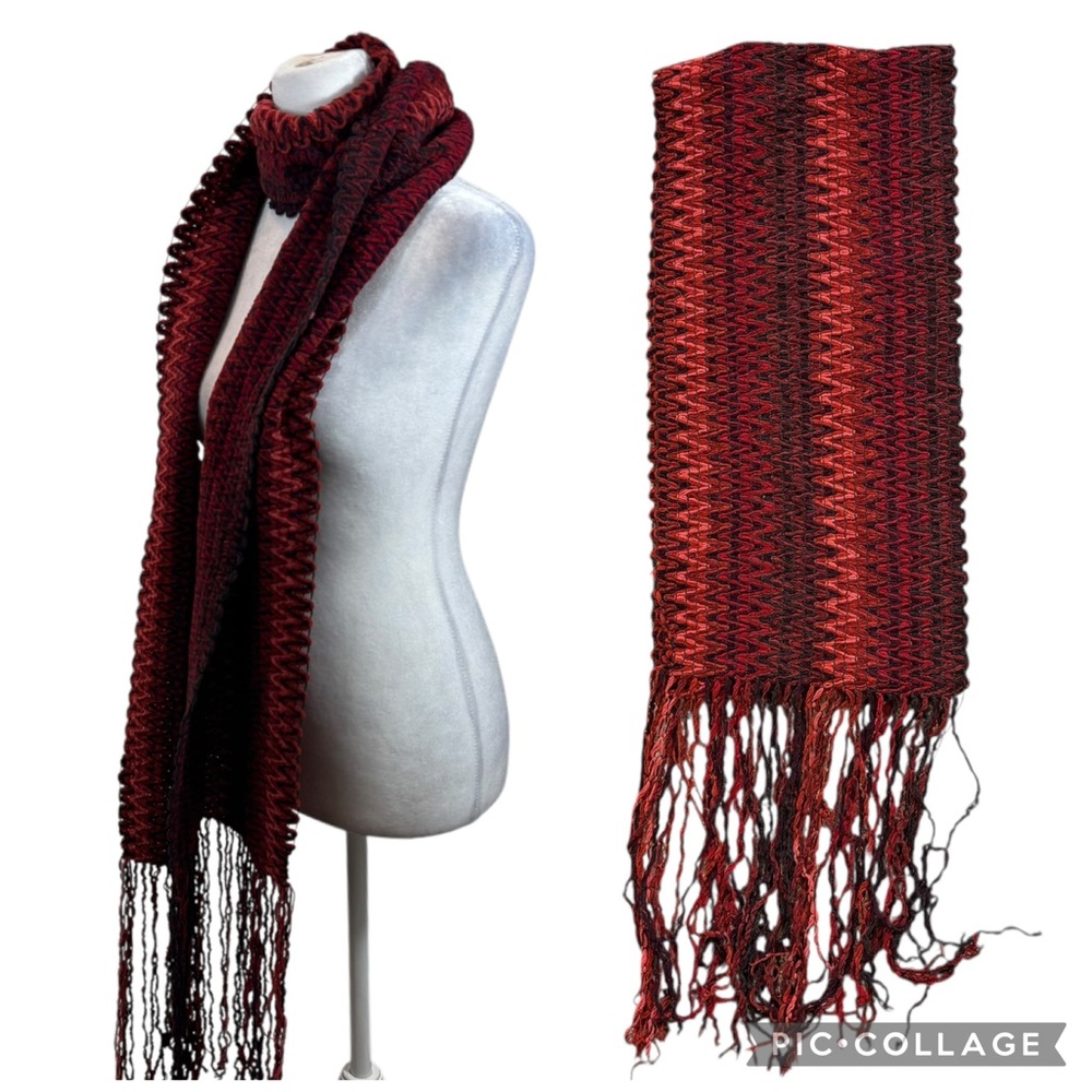 Lord a & Taylor Ladies Fringe End Red and Black Neck Scarf